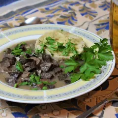 Herzhaftes Lungenrezept mit Knödel und Bier.