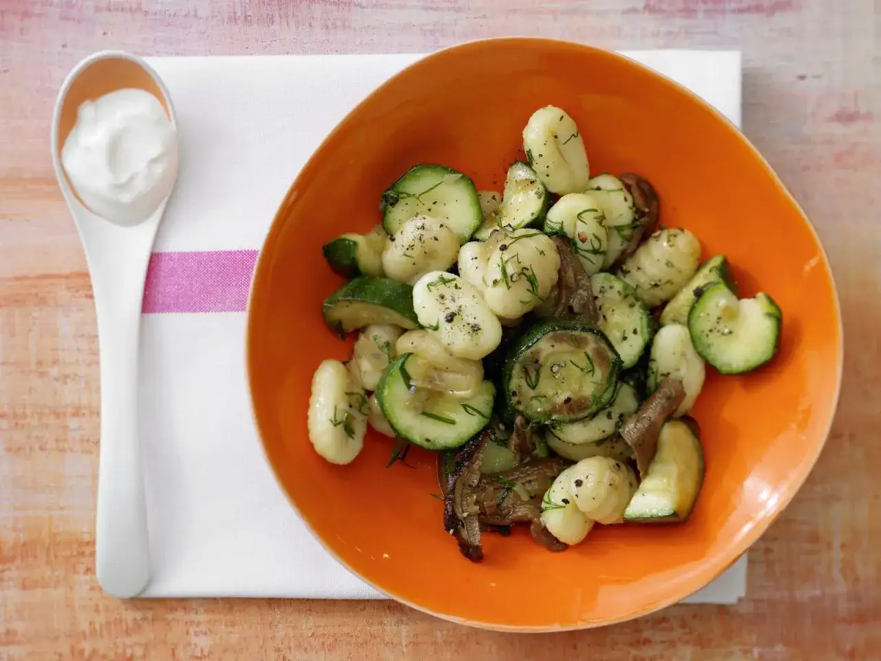 Zucchini-Pfanne als Hauptgericht - so bleibt sie schön bissfest