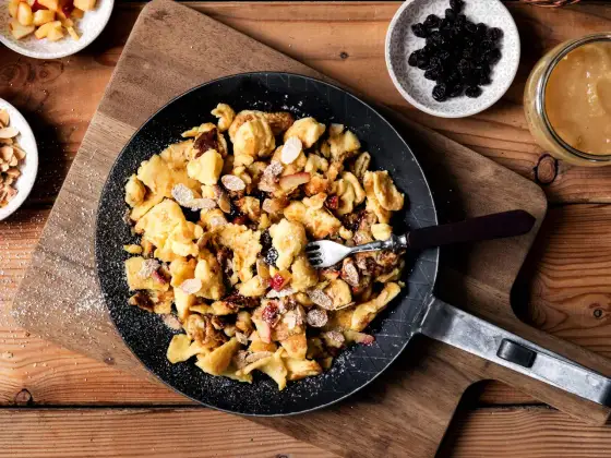 Kaiserschmarrn Rezept - So gelingt er perfekt & locker!