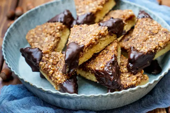 Nussecken backen - So gelingen sie perfekt & saftig